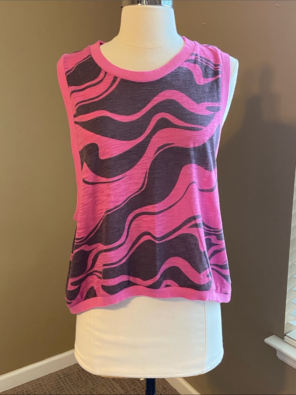 Free People Printed Love Magenta Black Wave Sleeveless Tank Top Size Medium